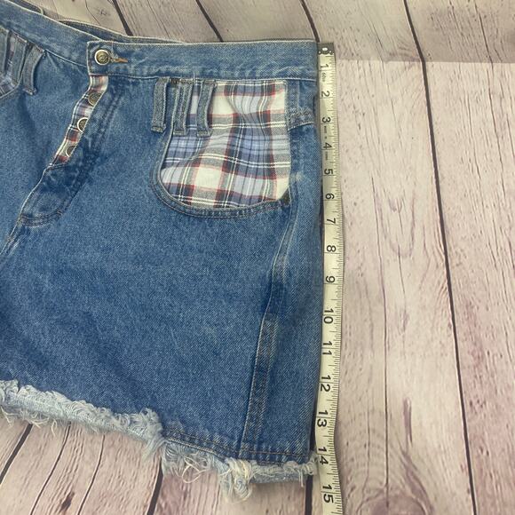 Vintage High Rise Mom Zena Jean Shorts - Picture 9 of 10